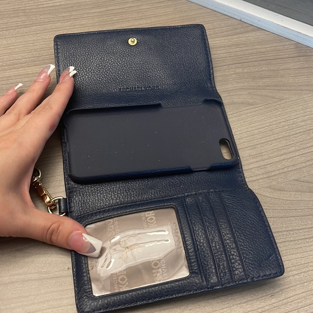 Michael Kors wallet / phone holder - Picture 4 of 4